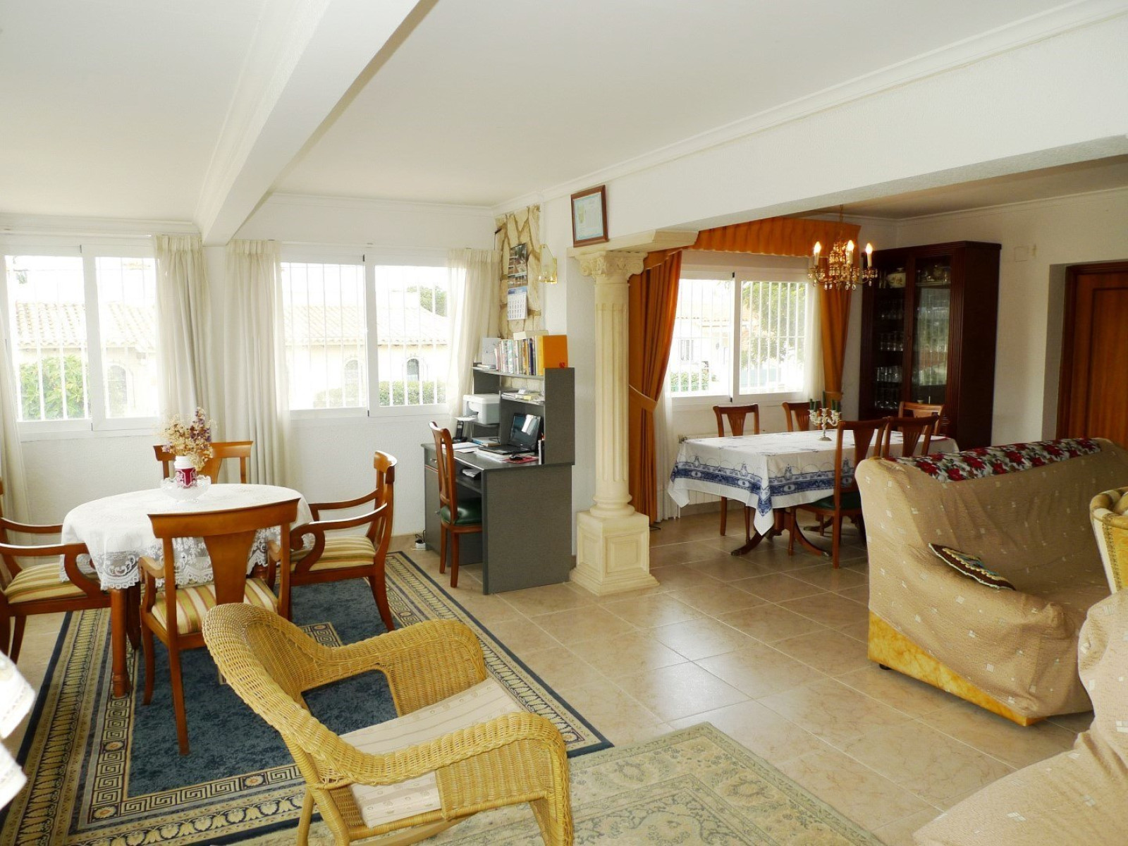 Villa en Alfaz del Pi con parcela grande