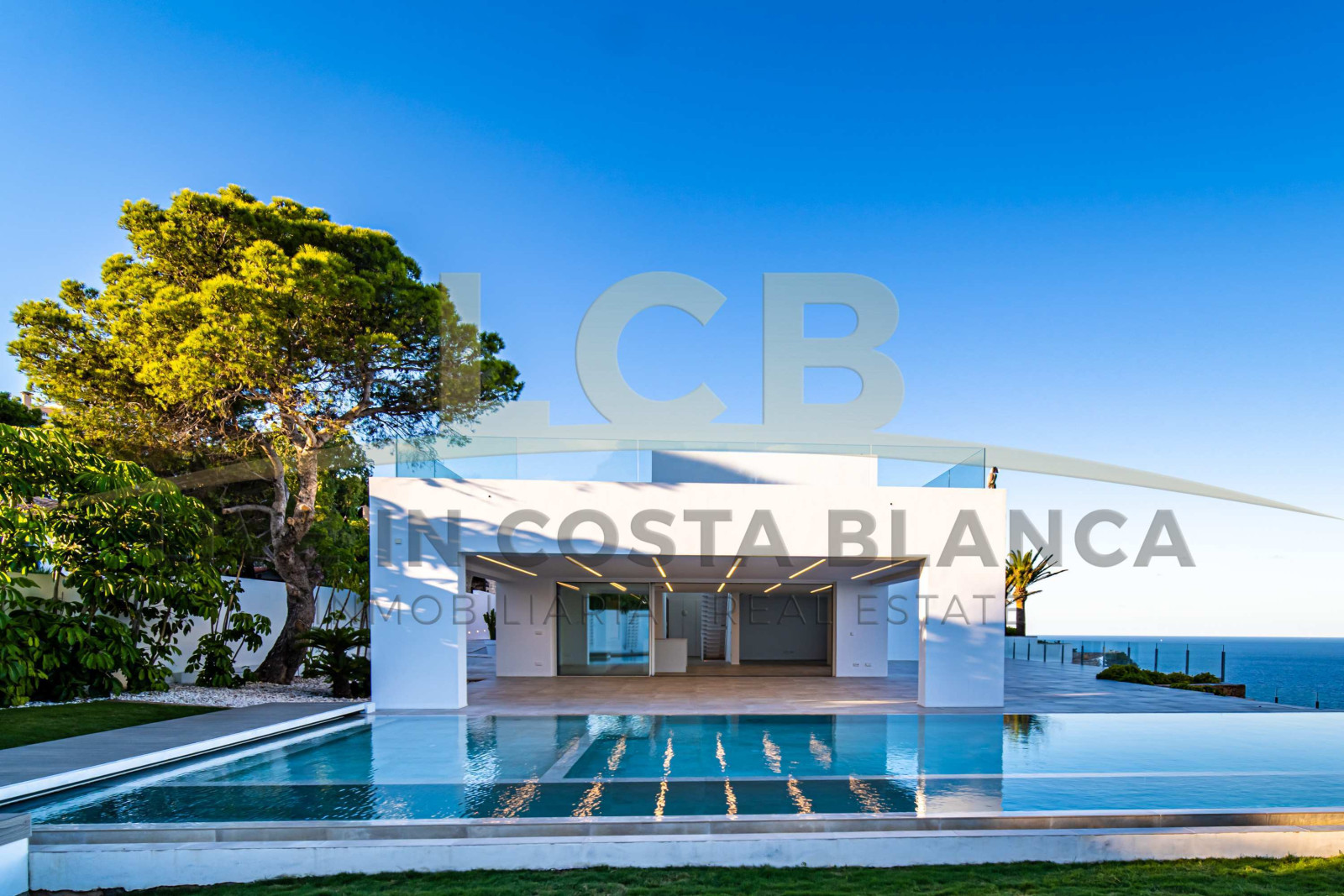 Villa MEDEA