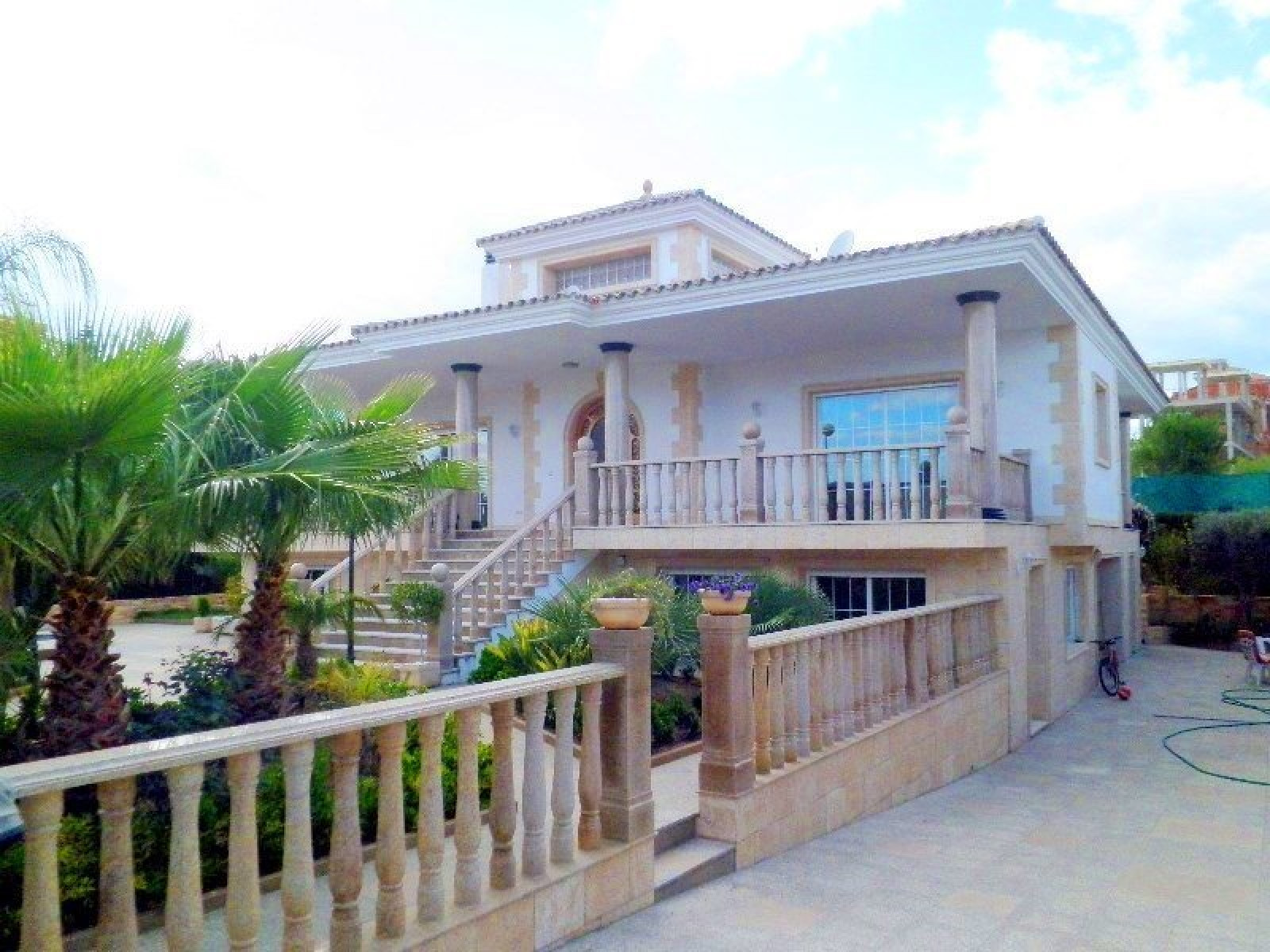 Villa de lujo con 2 apartamentos