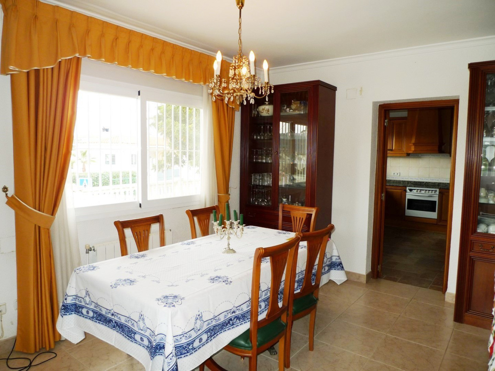 Villa en Alfaz del Pi con parcela grande